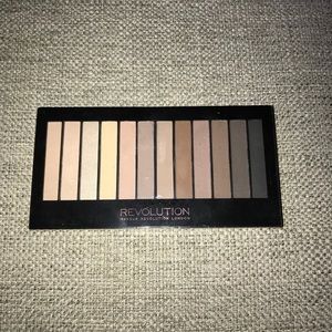 Revolution eyeshadow palette